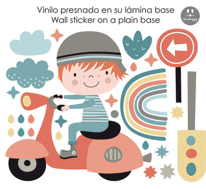 Vinilo infantil peque en vespa